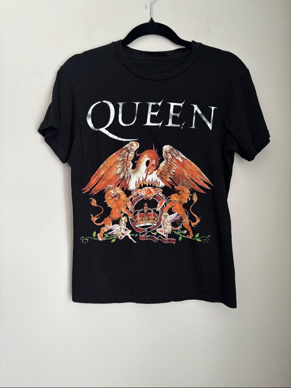 Queen Graphic Band Tee - Short Sleeve